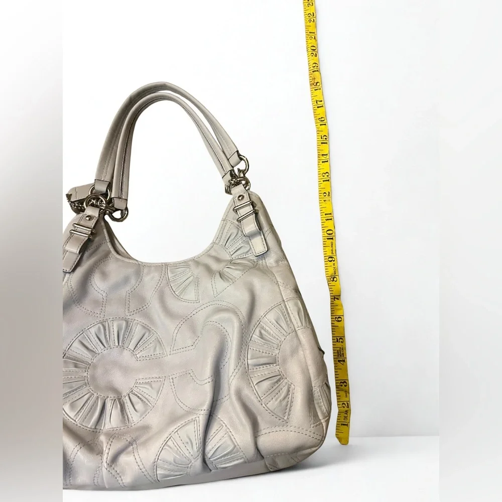 Coach Classic Leather Purse – Retired Style – Clean & Chic Light Gray
